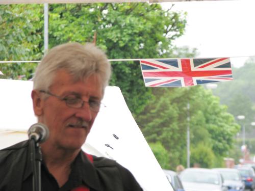 Geoff Rippon at 'Reflections' gig, Diamond Jubilee street party, 03-06-2012